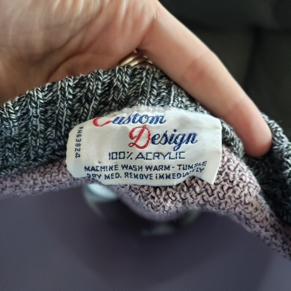 Custom Design Sweater Grey Pink Floral Swirls Vtg - Picture 7 of 7